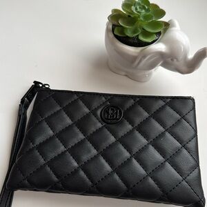 Badgley Mischka Quilted Wristlet EUC